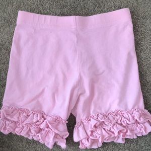 Ruffle bottom shorts light pink play condition